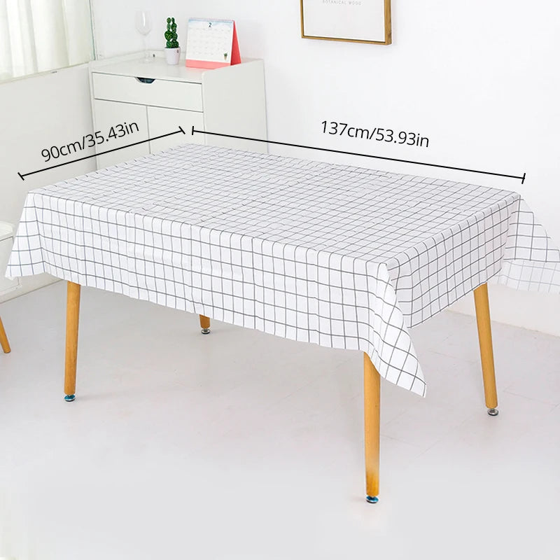 Nappe blanche damassée