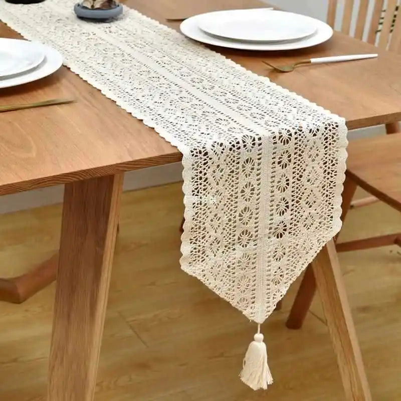Chemin de table au crochet moderne