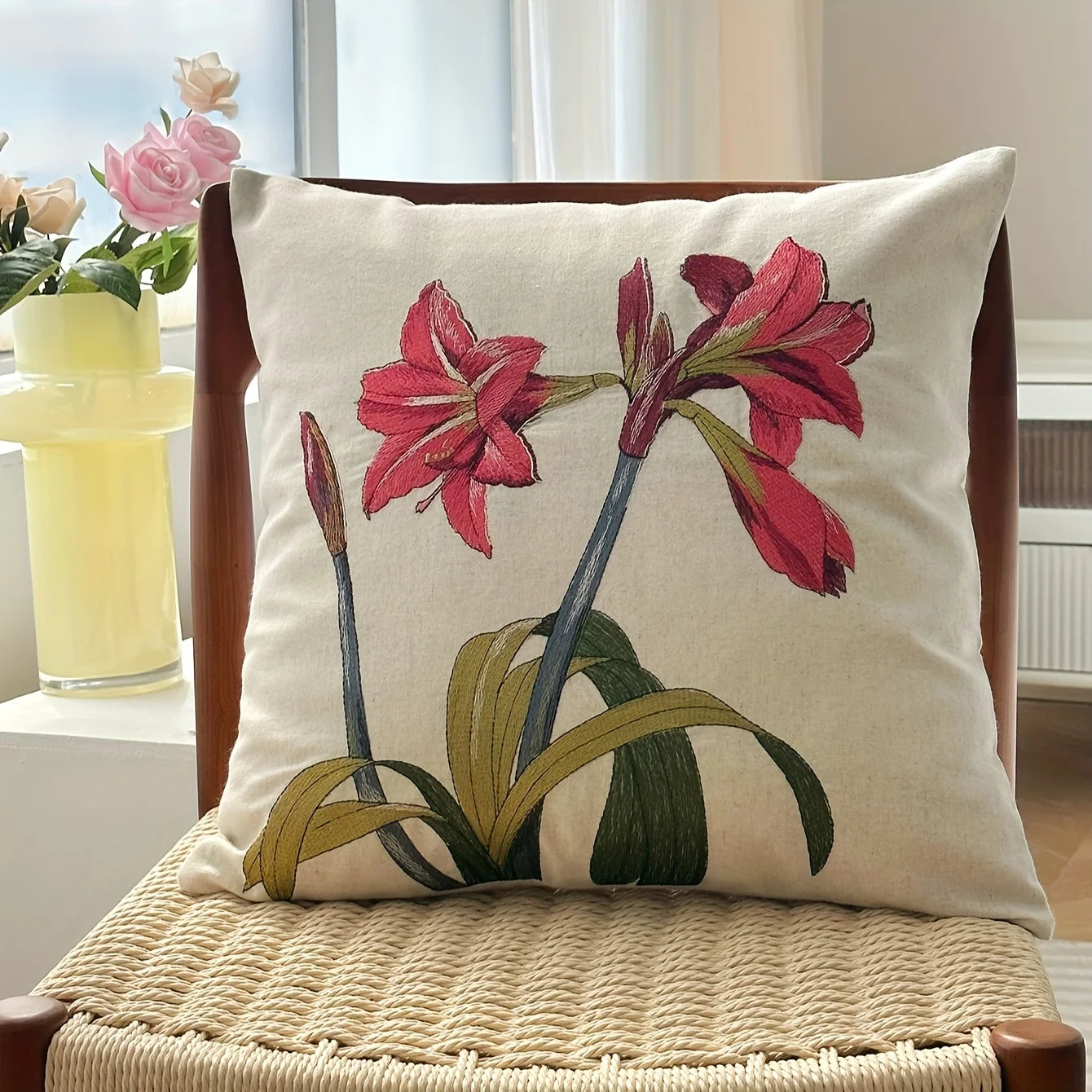 Housse de coussin brodée
