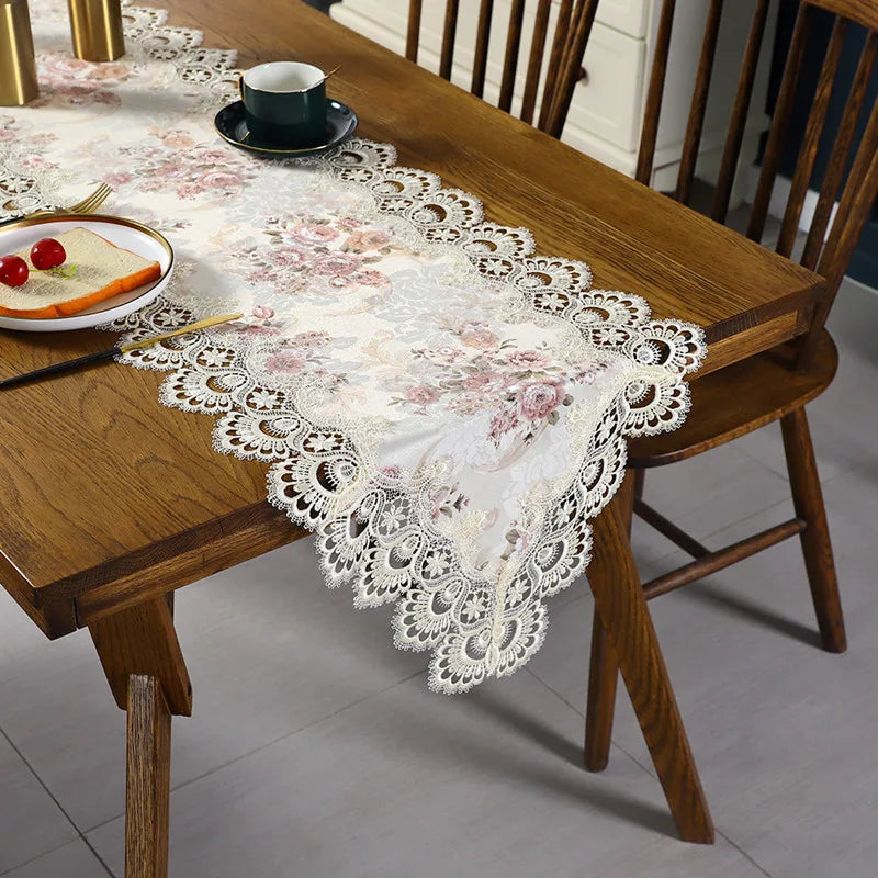Dentelle chemin de table