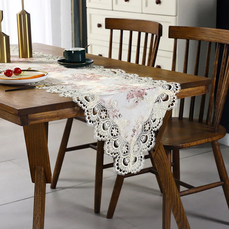 Dentelle chemin de table