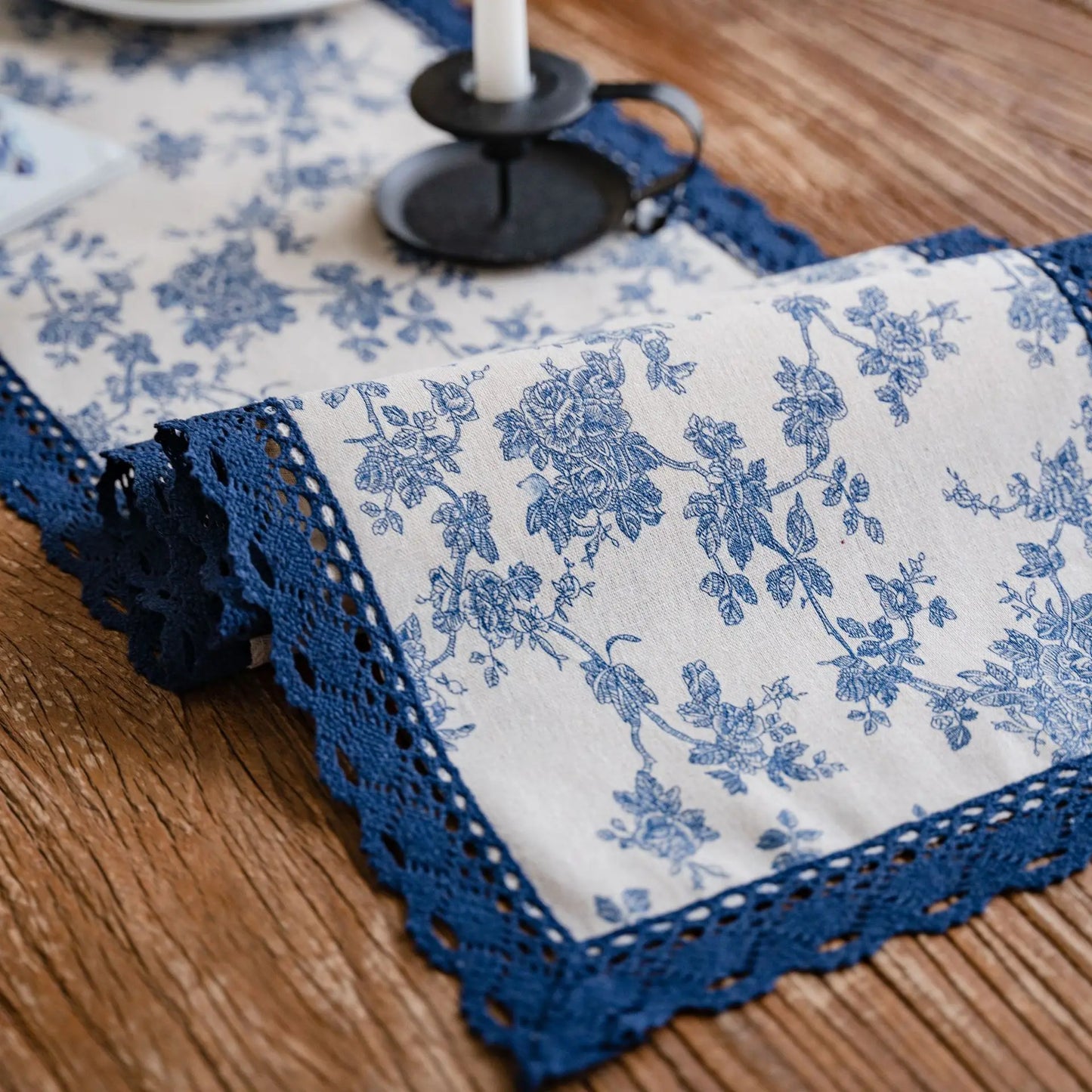 Chemin de table bleu canard