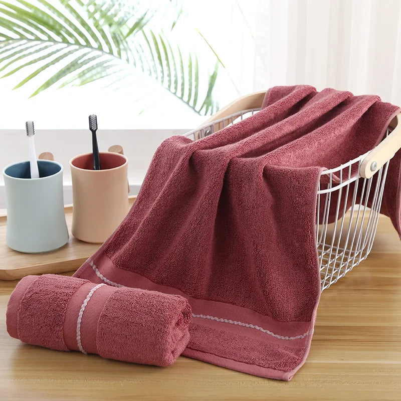 Serviette de bain rouge
