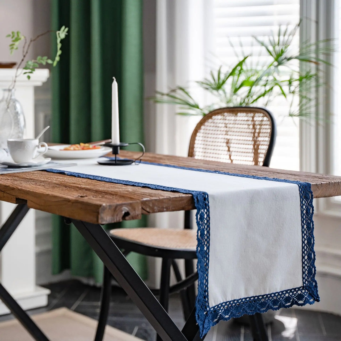 Chemin de table bleu canard
