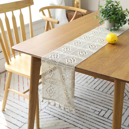 Chemin de table au crochet moderne