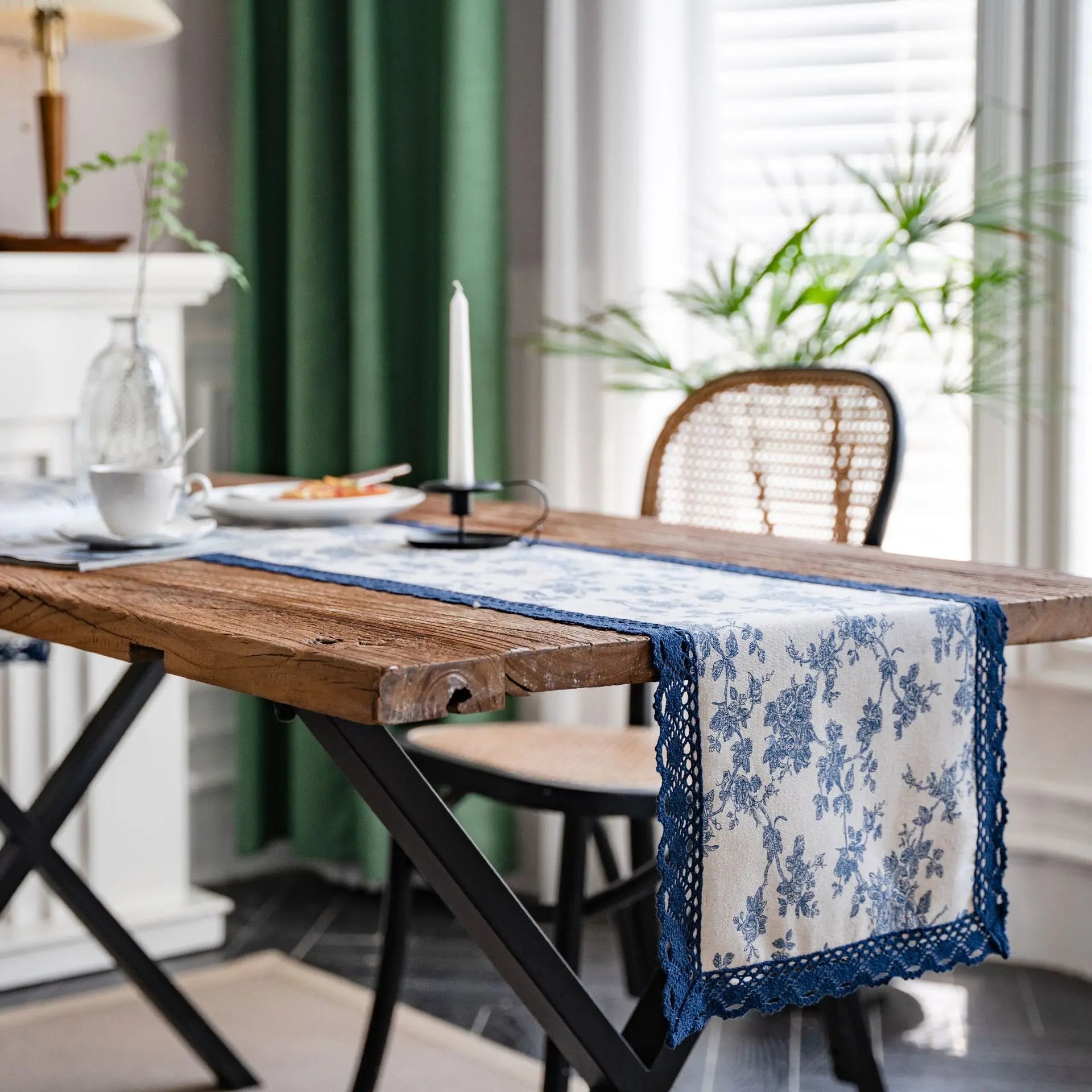Chemin de table bleu canard
