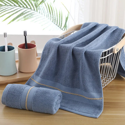 Serviette de bain rouge