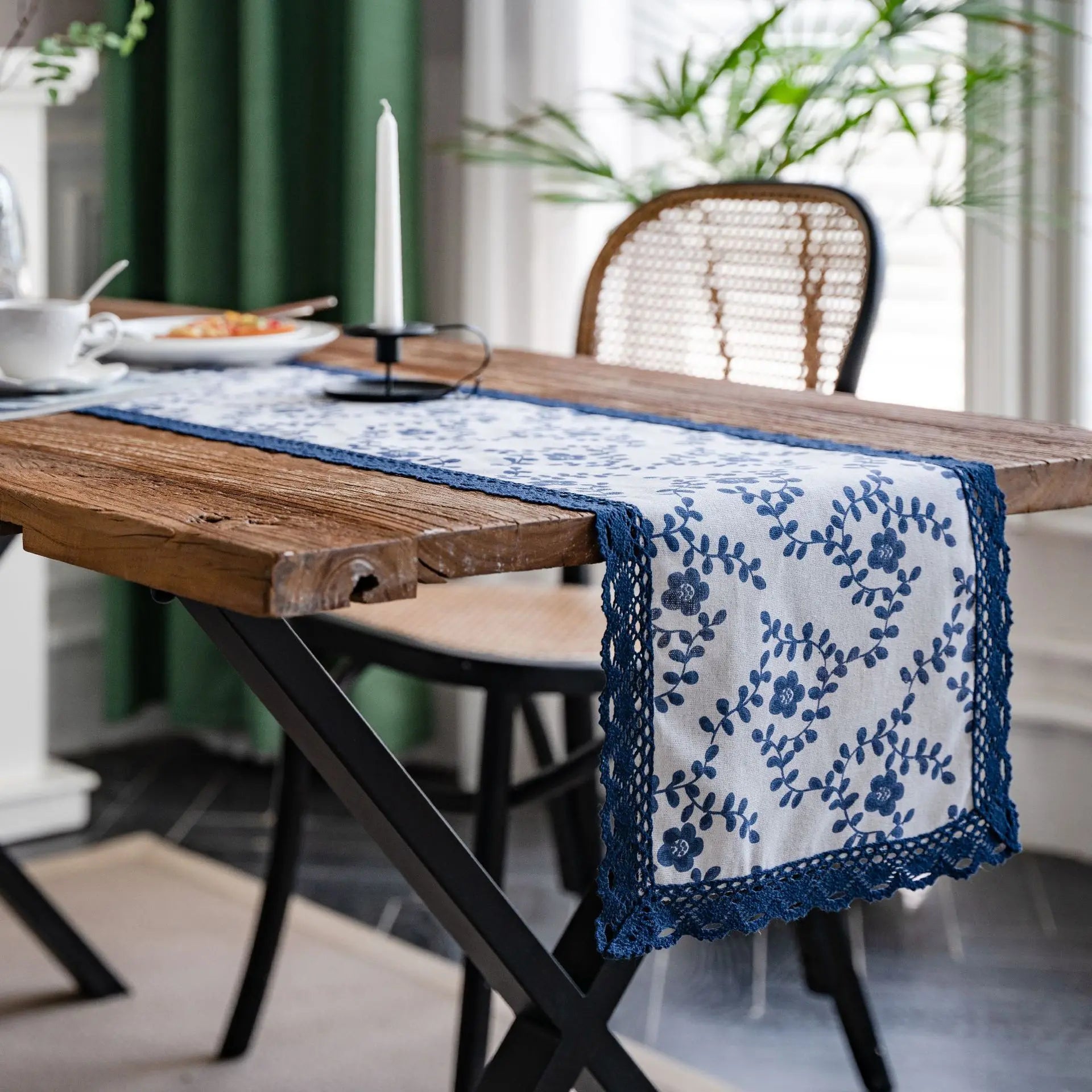 Chemin de table bleu canard