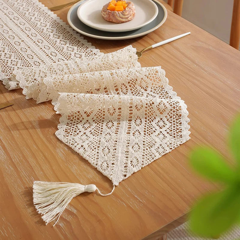 Chemin de table au crochet moderne