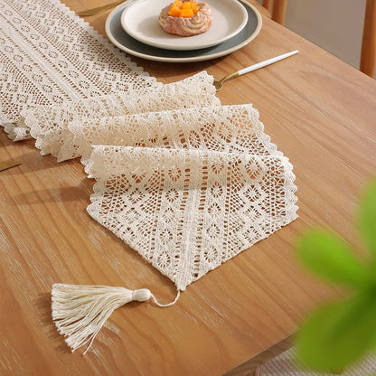 Chemin de table au crochet moderne