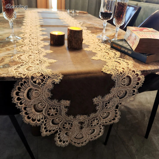 Chemin de table marron