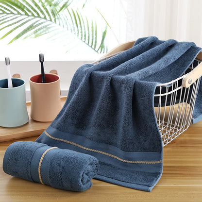 Serviette de bain rouge