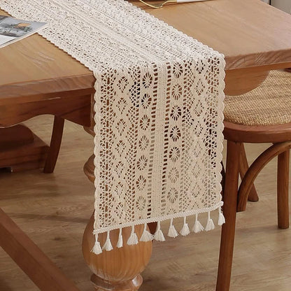 Chemin de table au crochet moderne