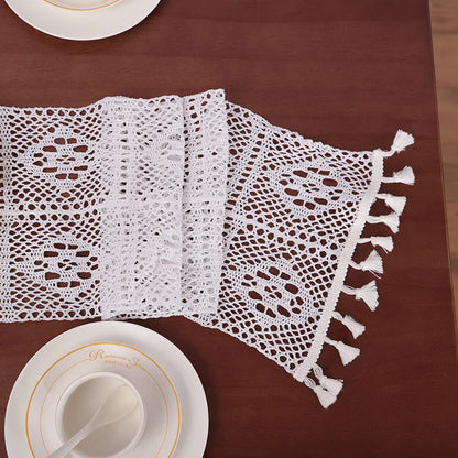 Chemin de table au crochet moderne