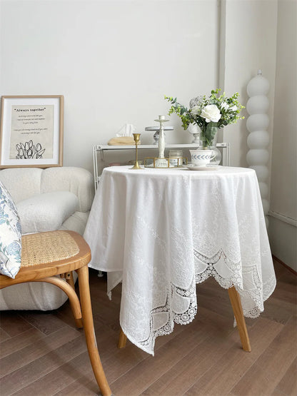 Nappe carrée blanche