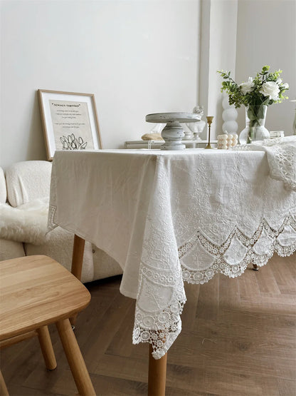Nappe carrée blanche